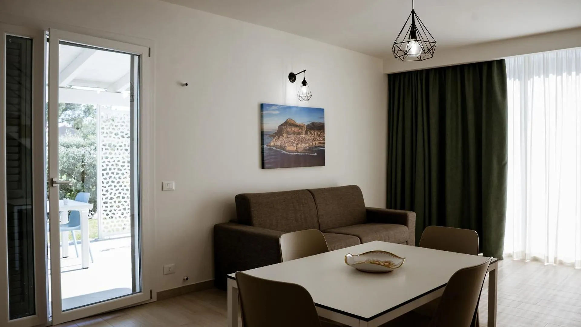 Residence Salinelle Beach Villa Panarea Lascari 0*,  Ιταλία
